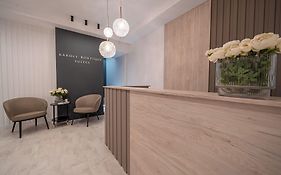 Karoly Boutique Suites, Best Location By Bqa